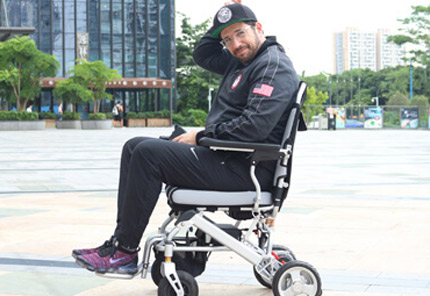 Wielbłąd Lite YE246 elektryczny dla osób poruszających się na wózkach inwalidzkich